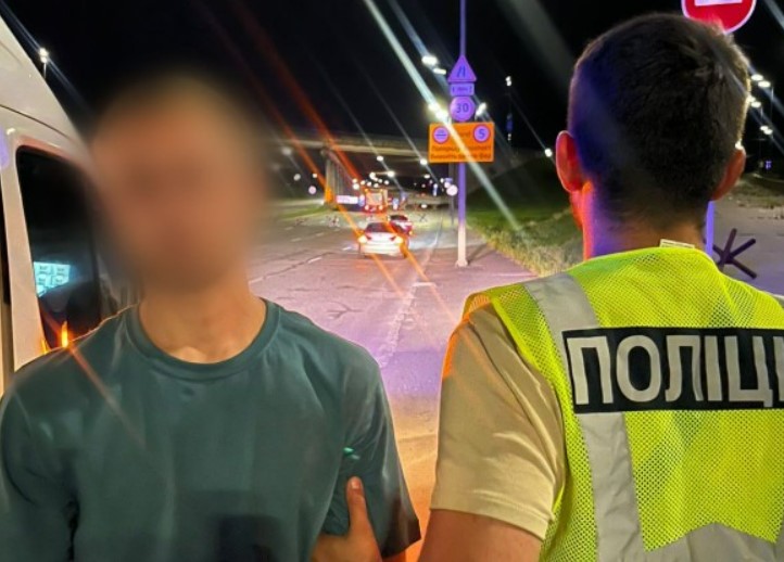 У Києві чоловік пограбував військову, яка приїхала до столиці на лікування