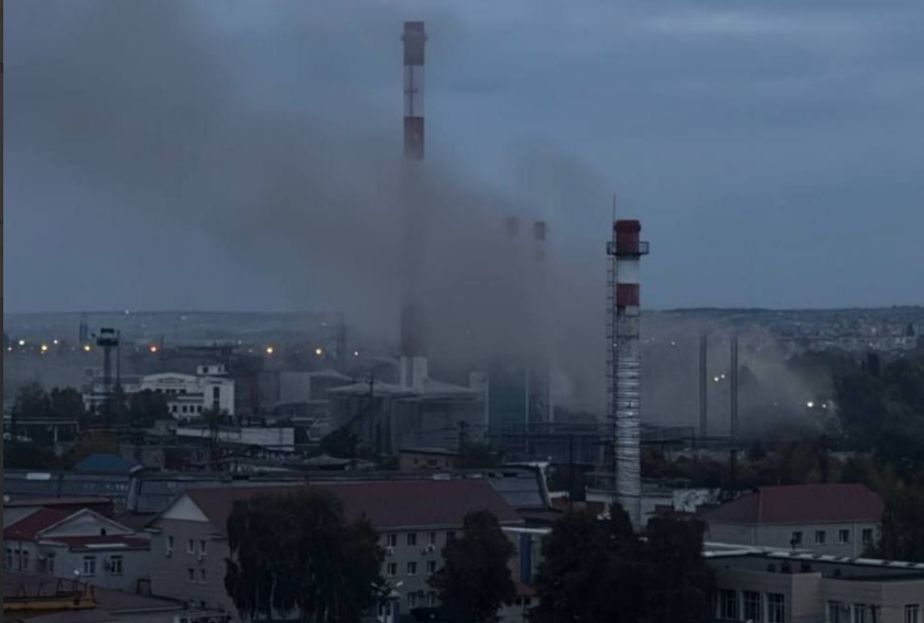 У російському Бєлгороді атаковано ТЕЦ: у місті немає світла, води й інтернету (відео)