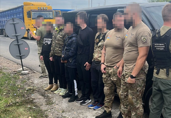 Поліцейський із Києва перевозив ухилянтів до кордону під виглядом спецпризначенців