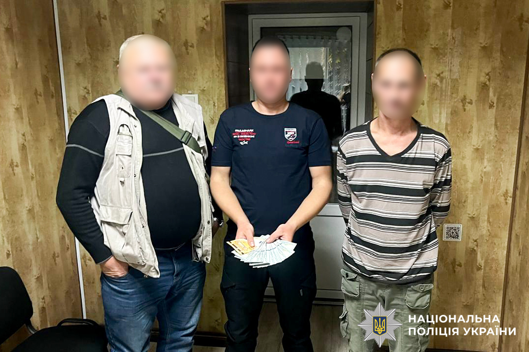 На Рівненщині таксист викрав у пасажира майже 150 тис. гривень (фото)
