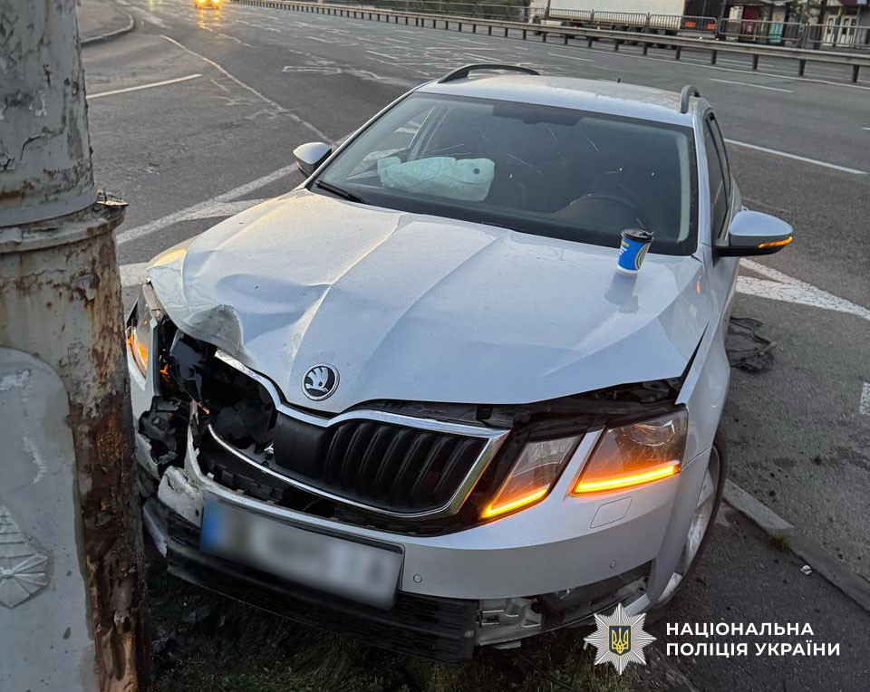 У Києві працівник СТО викрав автівку клієнта та потрапив у аварію: як його покарали