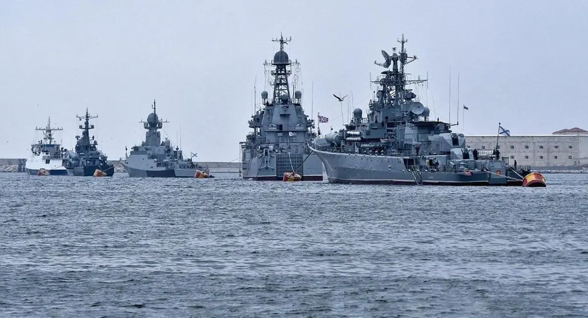 У ВМС розповіли, як Росія ховає кораблі навіть на своїй території