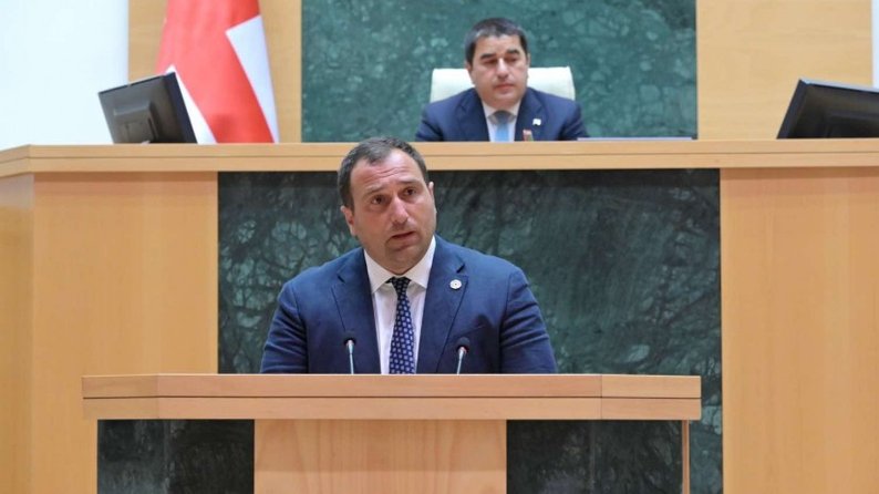 Лідер Грузинської мрії назвав Зеленського ганебною маріонеткою