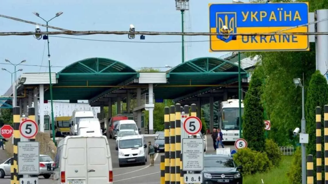 В Україні з 10 вересня змінюють правила для міжнародних перевізників: як перетнути кордон