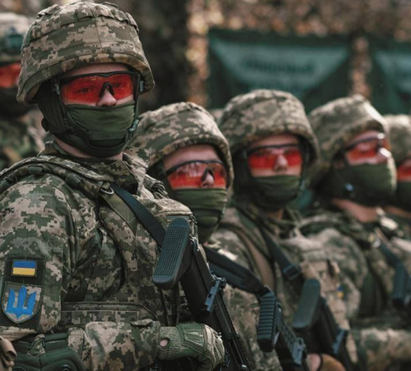 Вперше Контракт 18-24 підписали дівчата: які посади отримали у війську (фото)