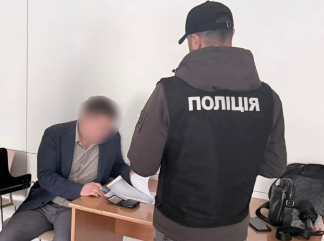 Організував собі відрядження до Барселони та Флоренції: чиновник КМДА отримав підозру
