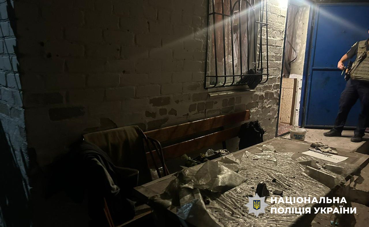 На Дніпропетровщині чоловік під час сварки із дружиною підірвав 5 гранат: є жертва та поранені (фото)