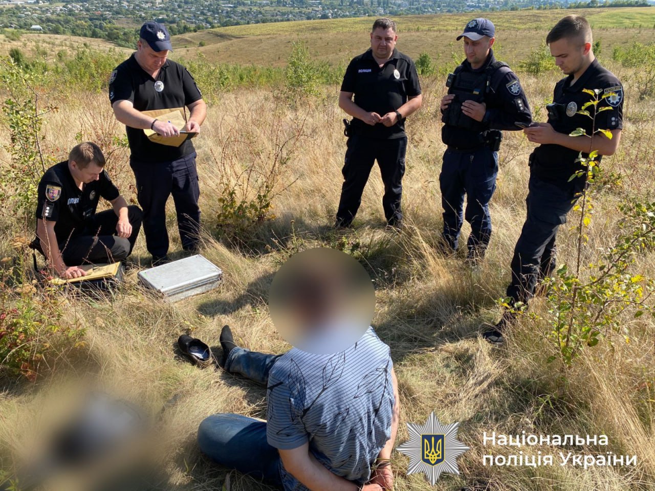 Жорстоке вбивство підлітків на Вінниччині: 23-річний колишній вчитель отримав підозру (фото)
