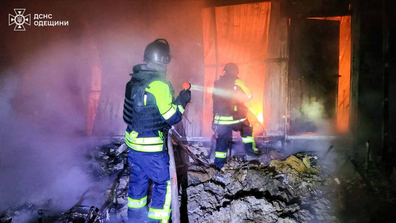 Росіяни вдарили по Кіровоградщині та Одещині: Укрзалізниця попередила про затримки поїздів