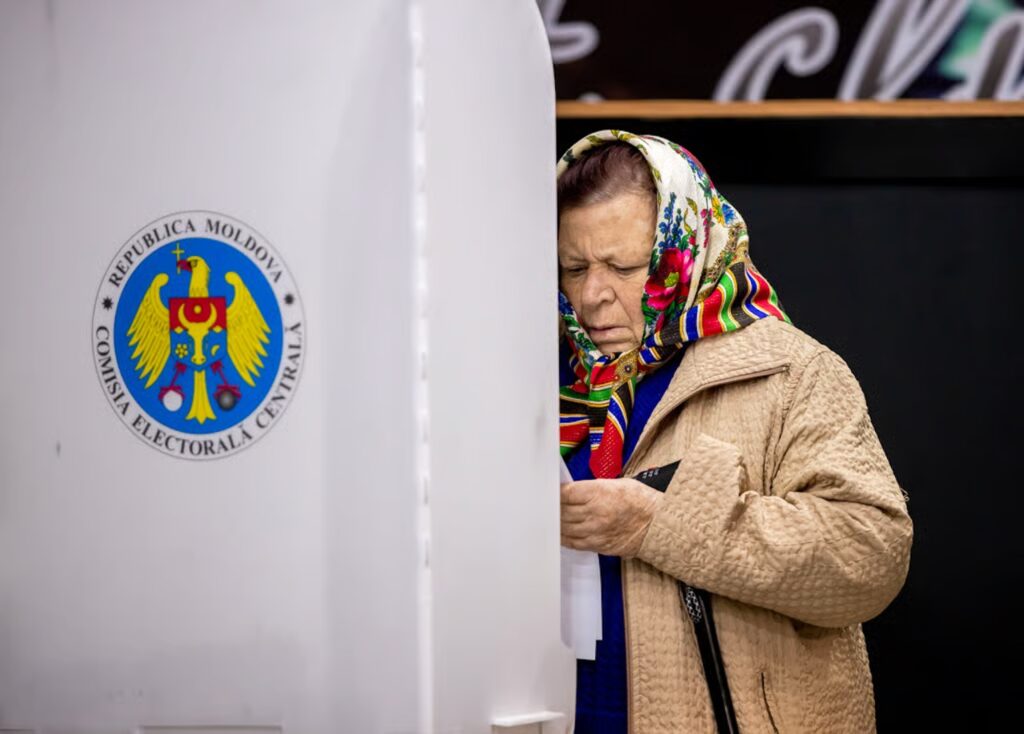 У Молдові стартували вибори до парламенту: кого називають фаворитом