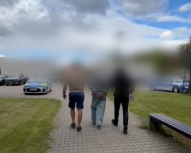 У Польщі побили 23-річного українця: йому поголили голову та намалювали на обличчі нацистські символи
