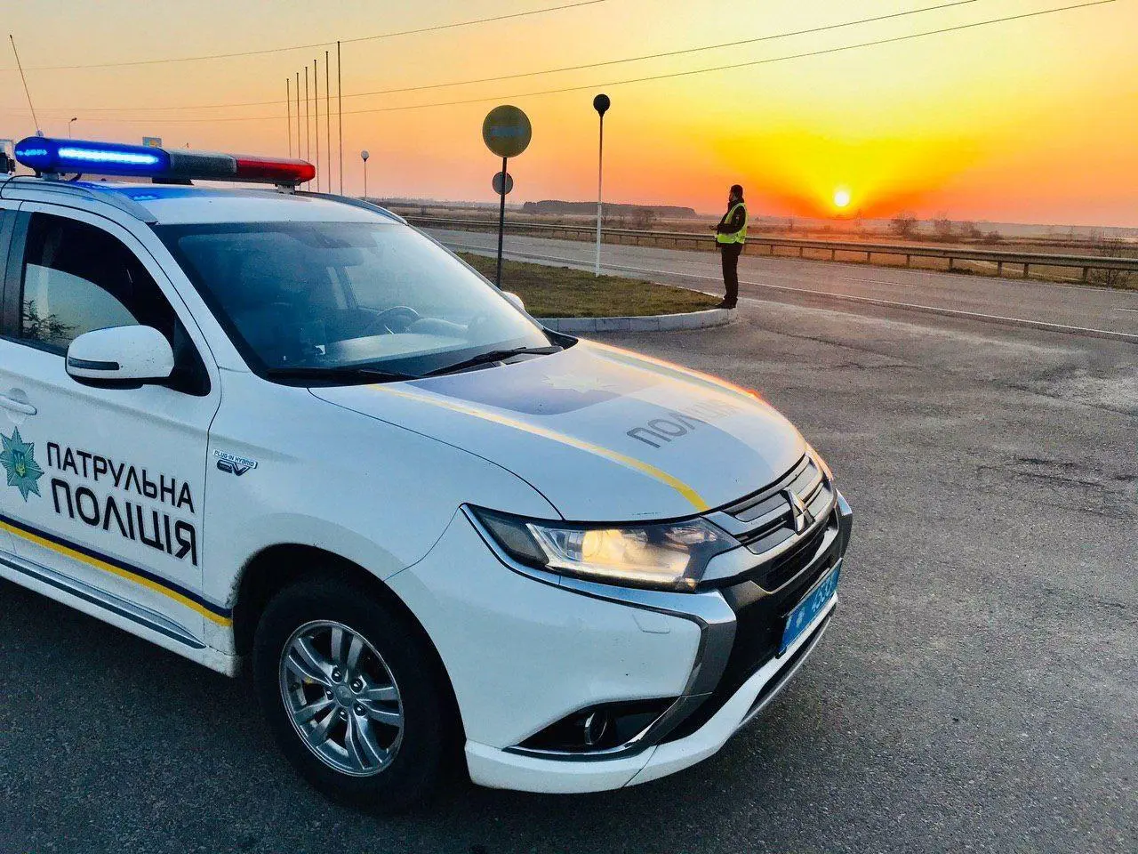 Демонстрували нацистські вітання: у Києві напали на чоловіка біля синагоги