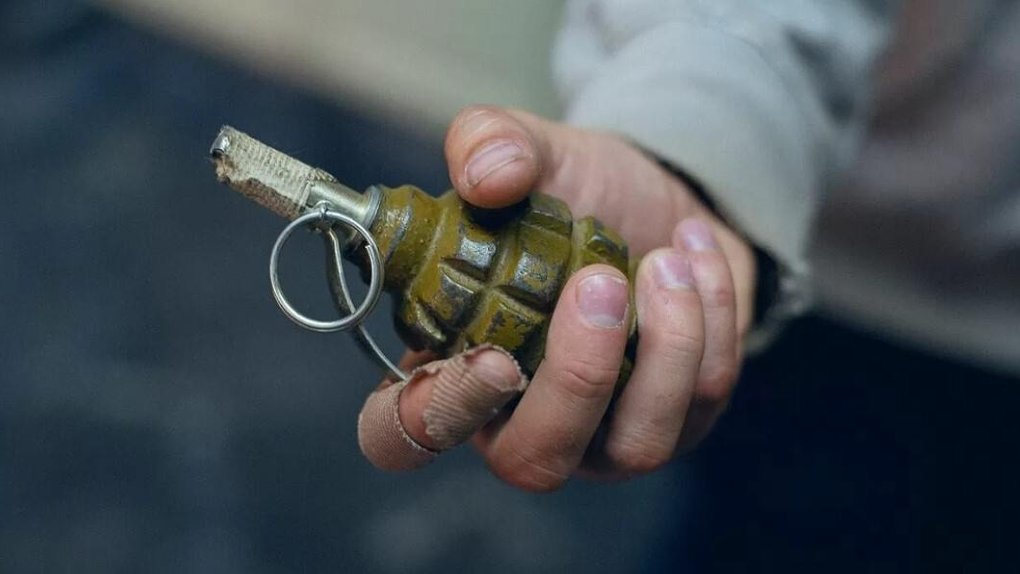 У Запоріжжі в під’їзді вибухнула граната: є поранений (фото)