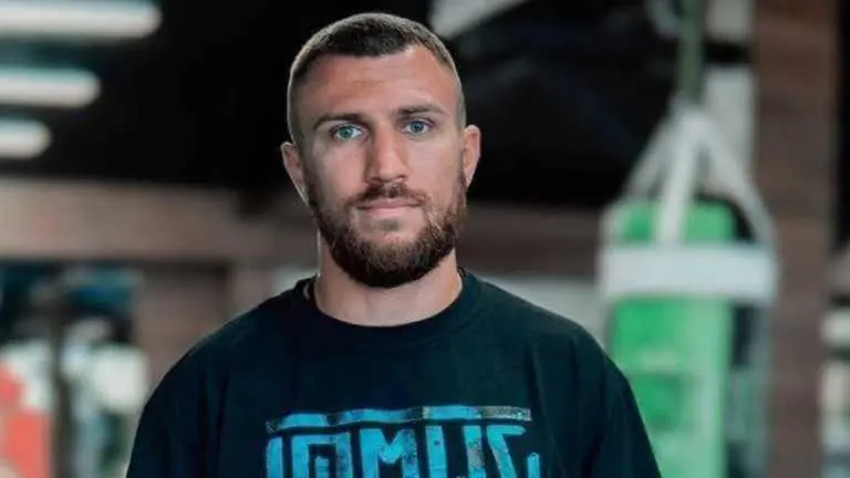 Відомий боксер пояснив, чому в Ломаченка не склалась професійна кар'єра