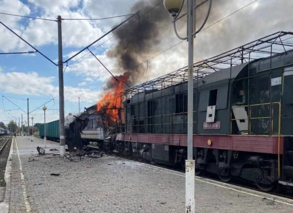 Обстріл Шостки на Сумщині: нові подробиці та фото з місця удару