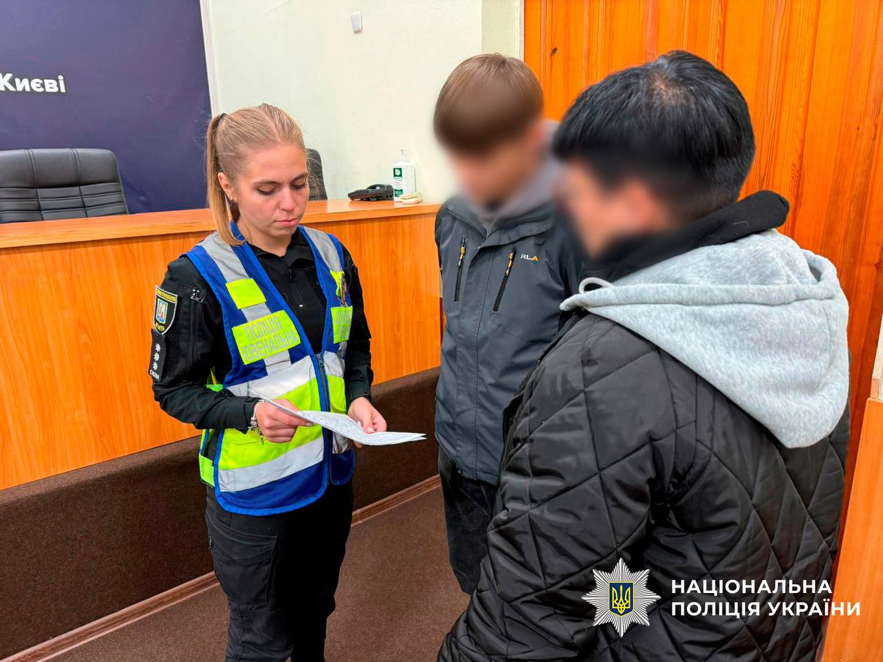 У Києві підлітки побили школяра: їх затримала поліція (фото)