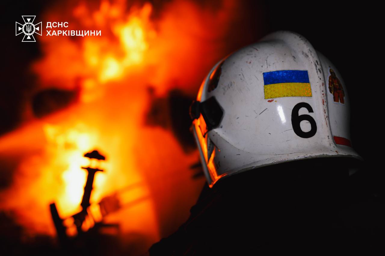 Рашисти вгатили дронами по Харкову: спалахнули пожежі, є постраждалі (фото)