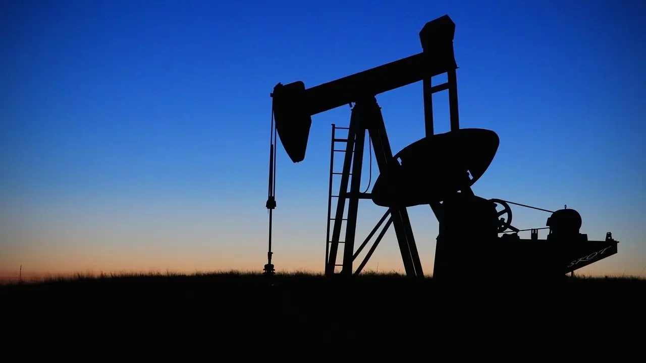 Індія майже повністю відмовиться від російської нафти після американських санкцій, — Bloomberg