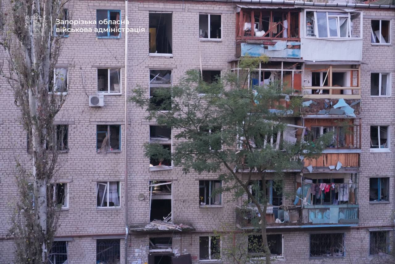 Рашисти масовано атакували Запоріжжя та Бориспіль: спалахнула пожежа, багато постраждалих (фото)