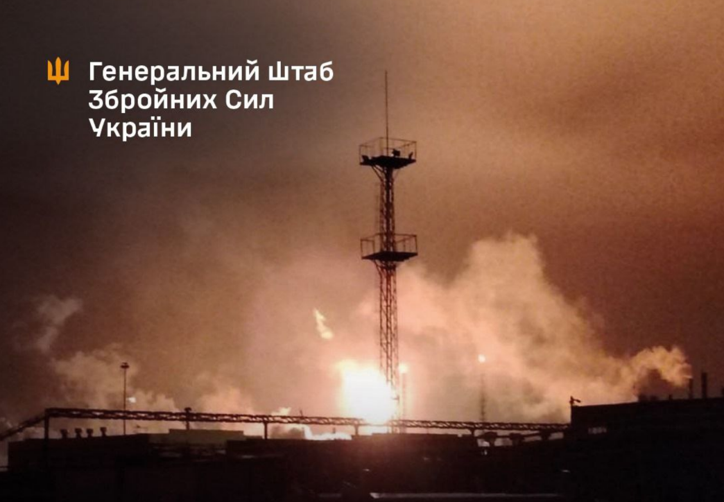 Бавовна у Росії: вночі дрони атакували одразу кілька важливих об'єктів ворога 