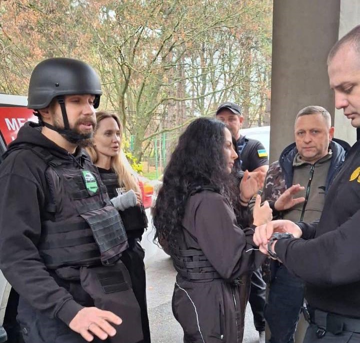 Затримання водія з кортежу Джолі: в Сухопутних військах зробили заяву