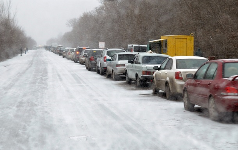 В очікуванні сотні автівок: у ДПСУ попередили про черги на кордоні