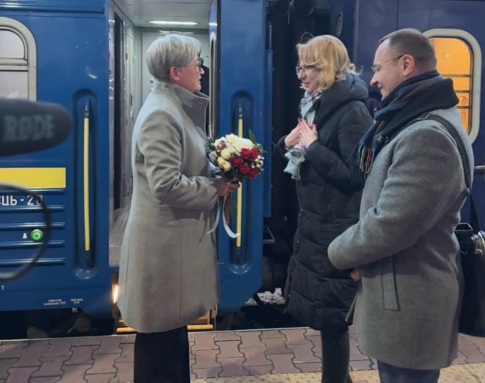 Глава МЗС Австралії прибула до Києва: український посол анонсував насичений день зустрічей