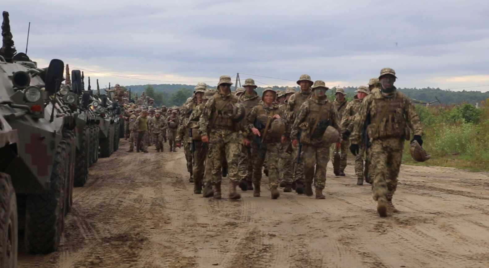 З Польщі відправились перші добровольці Українського легіону: вони підпишуть контракти із ЗСУ