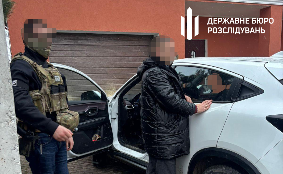 На Львівщині депутат облради та його спільник у Святвечір намагались виманити у підприємця понад 1 млн грн (фото)