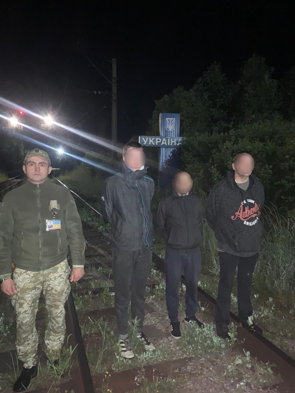 Троє чехів намагалися незаконно перетнути кордон після скандалу на закарпатському весіллі