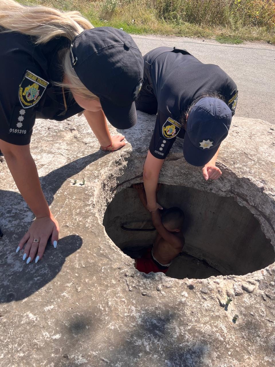 на Дніпропетровщині 11-річний хлопчик заліз у 6-метровий колодязь