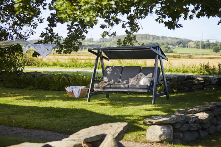 Елітні вуличні меблі від TerraHome