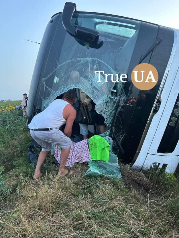 У Румунії перевернувся автобус з українцями