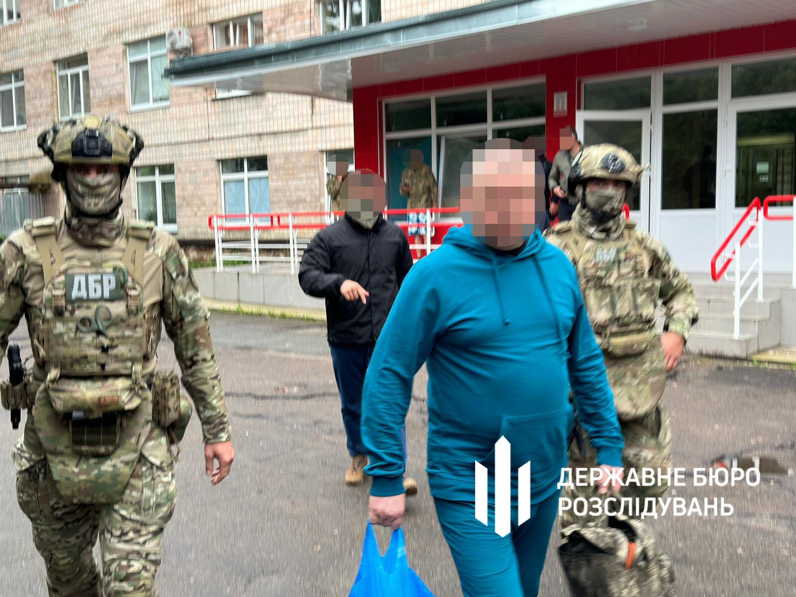 ДБР затримало колишнього керівника Рівненського ТЦК та повідомило йому про нову підозру