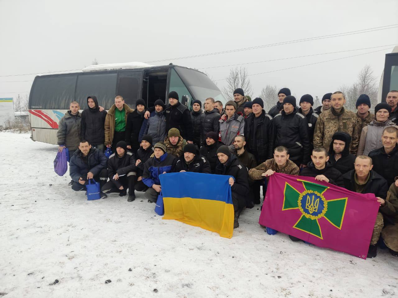 визволені з полону українці