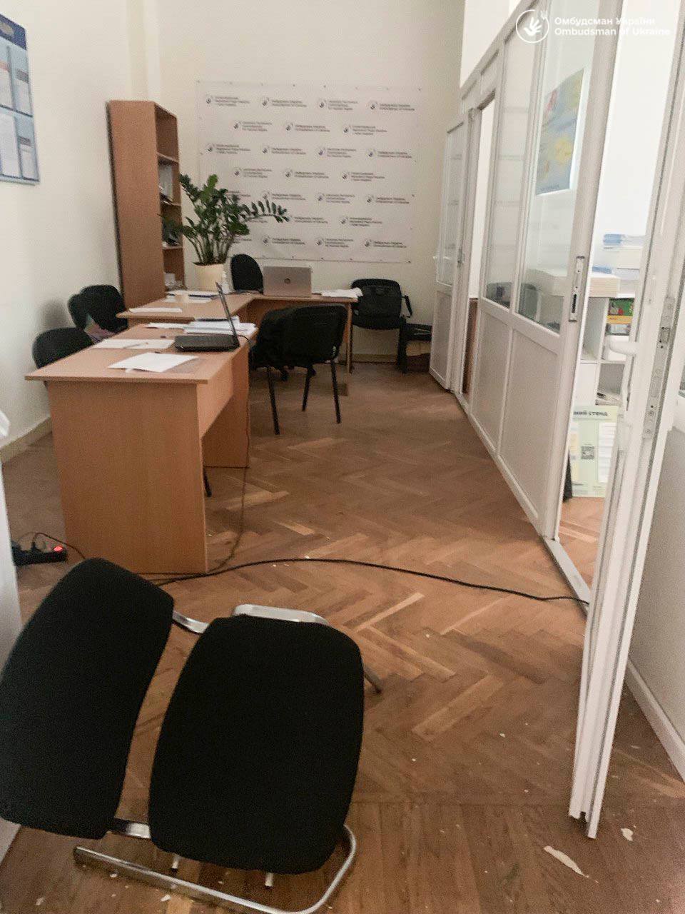 Пошкоджений офіс омбудсмена в Одесі