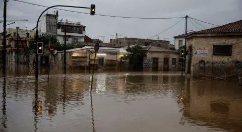 Негода у Греції: за день випала кількамісячна норма опадів (фото)