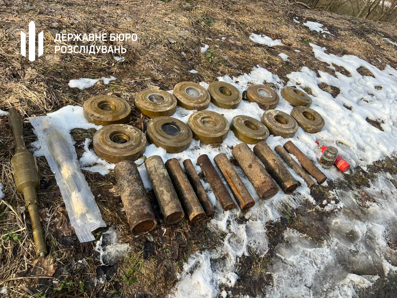 На Сумщині виявили схрон з боєприпасами