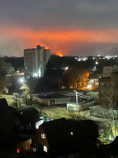 У ніч на неділю, 10 листопада у російському місті Брянськ пролунали вибухи та працювала протиповітряна оборона через атаку дронів