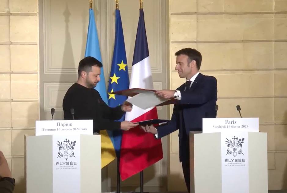 Зеленський і Макрон підписали угоду про гарантії безпеки для України