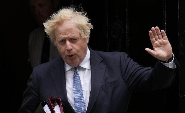 Джонсон залишається прем'єром Британії: він отримав вотум довіри від парламенту країни