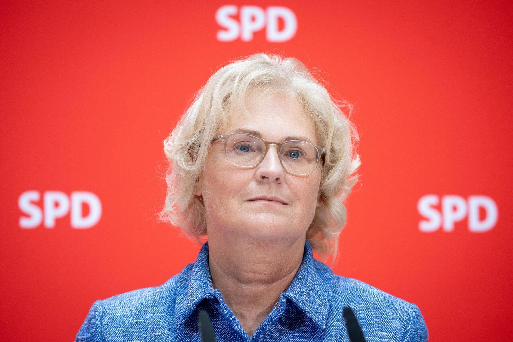 Чому Німеччина не дає важку зброю Україні: міністр пояснила