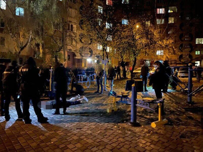 У Рівному чоловік кинув гранату на дитячому майданчику: є постраждалі