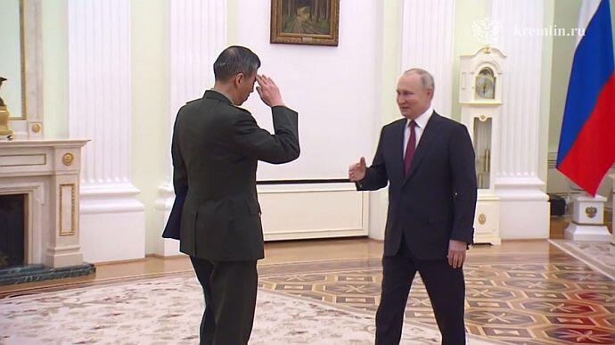 Путін зустрівся з міністром оборони Китаю: що заявили