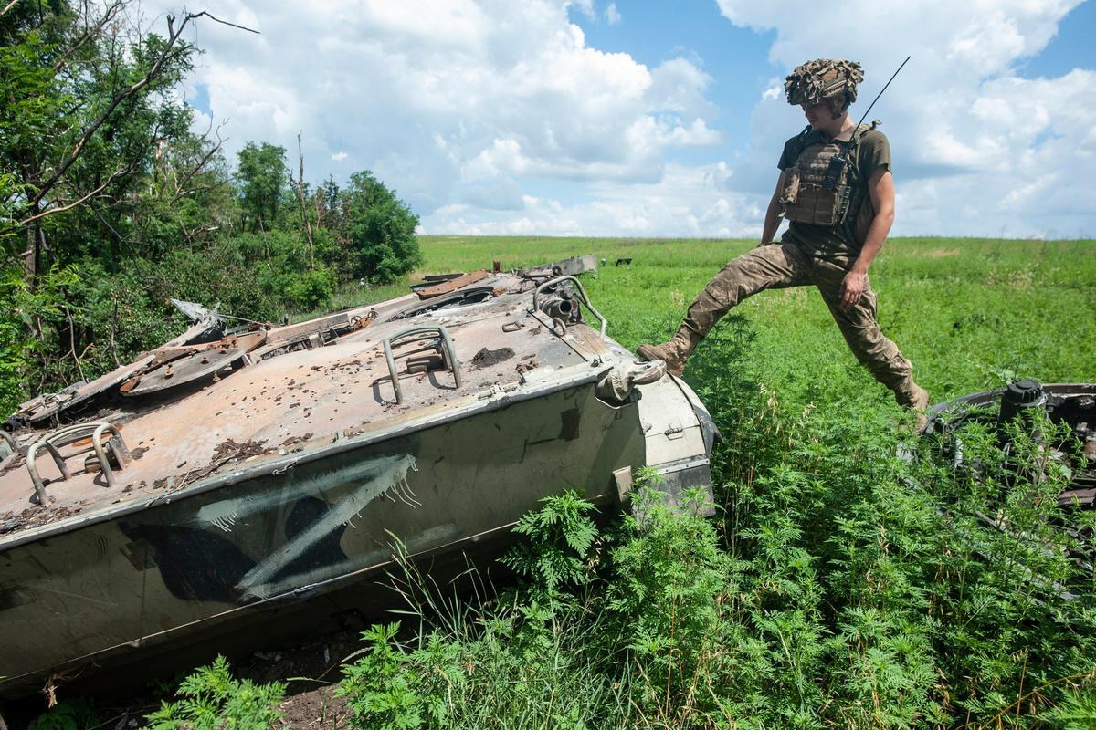 Росія не забирає з поля бою трупи своїх солдатів, щоб не платити їхнім сім'ям компенсацію, — ЗМІ