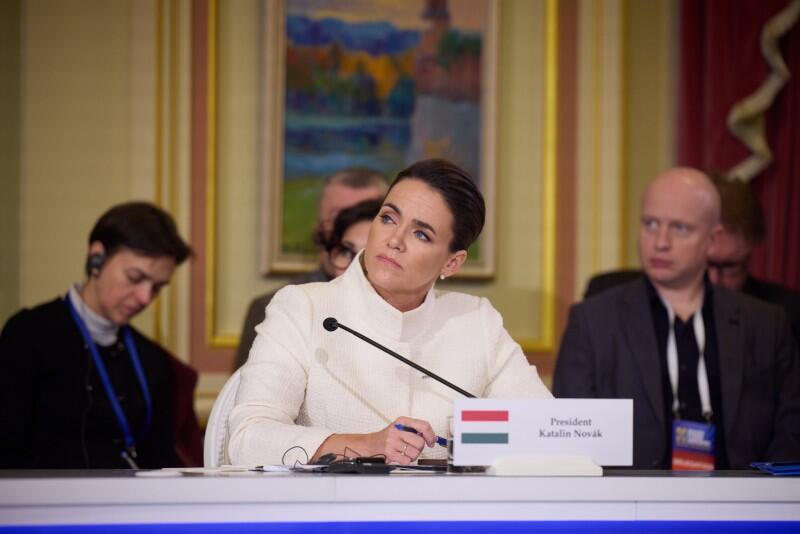 Bloomberg: Президентка Угорщини підштовхує Орбана до перезавантаження відносин з Україною