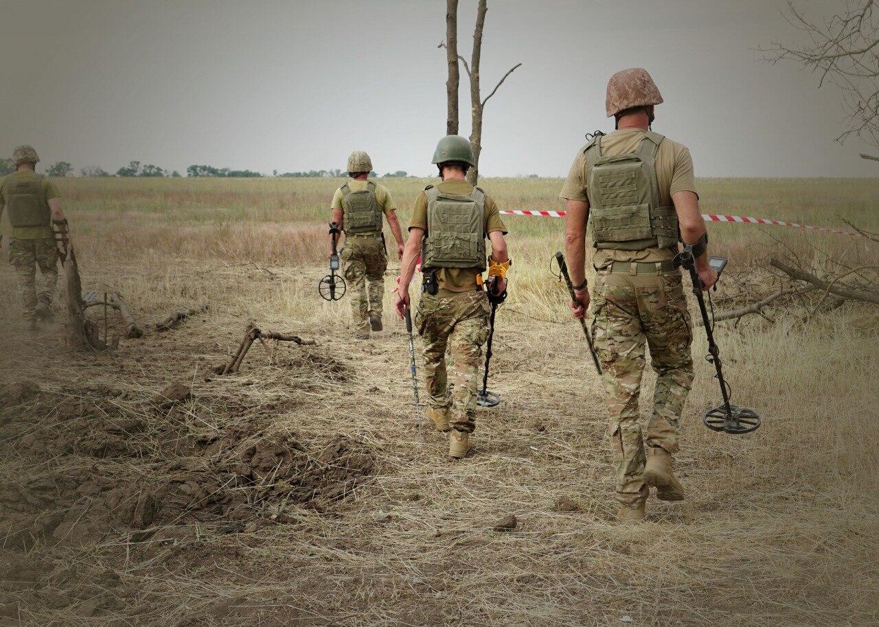 Скільки цього тижня вдалося розмінувати деокупованих територій: дані Генштабу