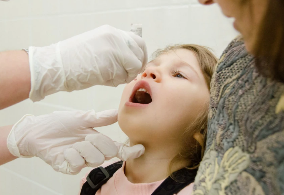 В Україні подолали спалах поліомієліту: як вдалося зупинили поширення вірусу