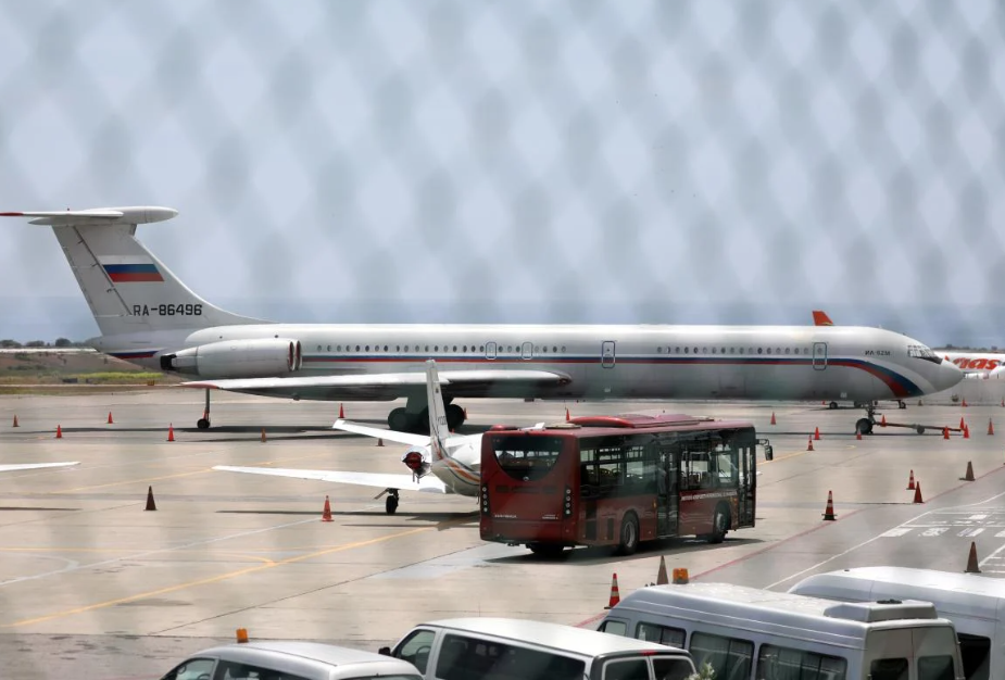 Прилетів у КНДР за зброєю? Таємничий російський літак приземлився у Пхеньяні