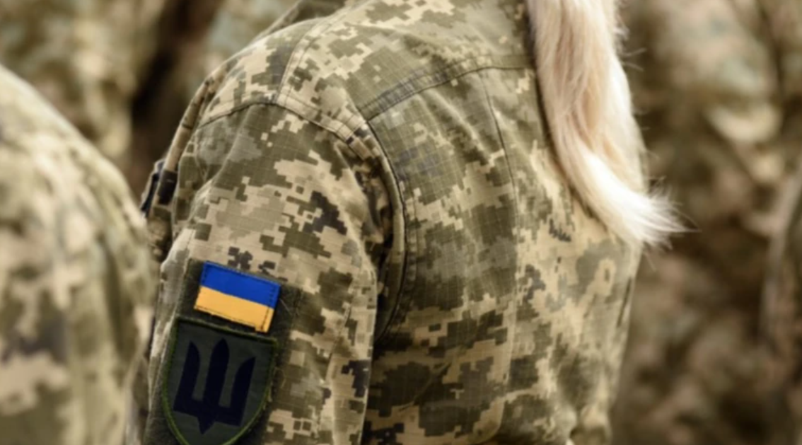 Скільки жінок служать в українській армії: цифри вражають